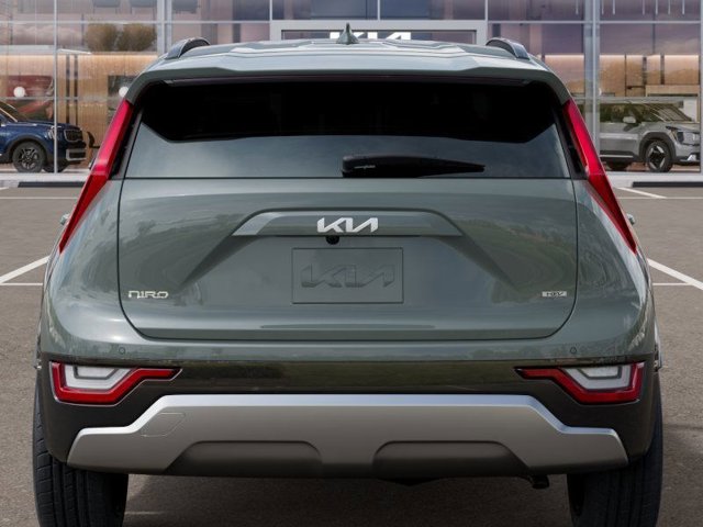 Vehicle image 8 of 27