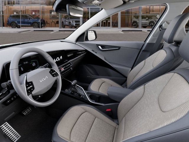 Vehicle image 17 of 27