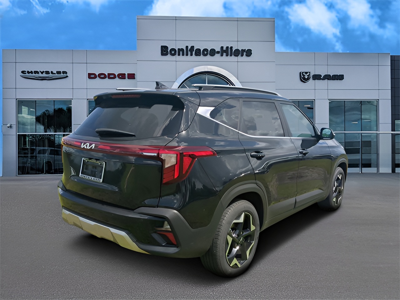Vehicle image 34 of 37
