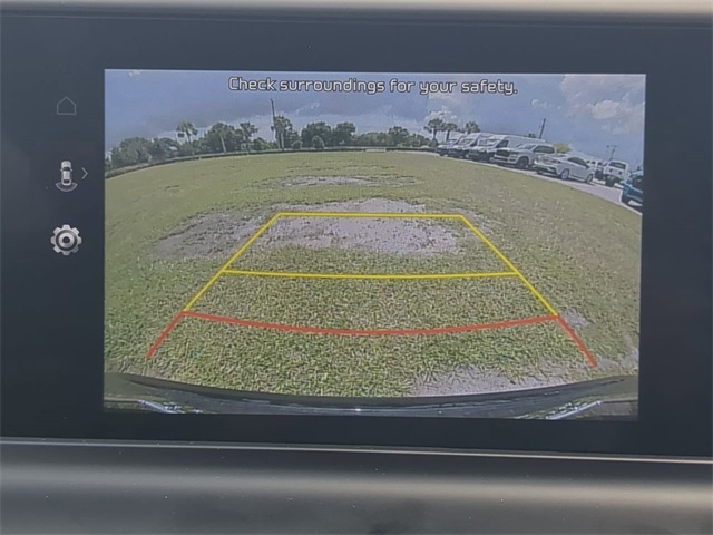 Vehicle image 20 of 37