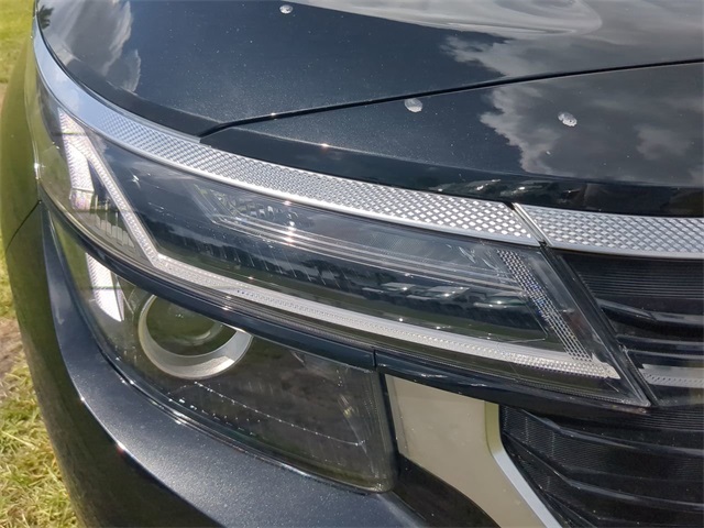 Vehicle image 10 of 37