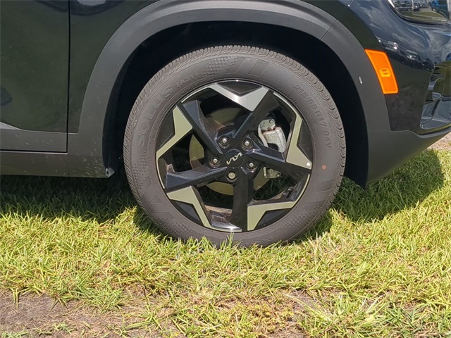 Vehicle image 11 of 37