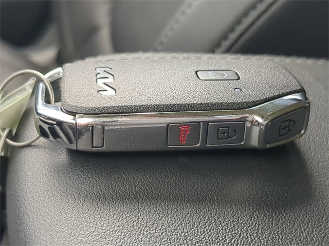 Vehicle image 29 of 37