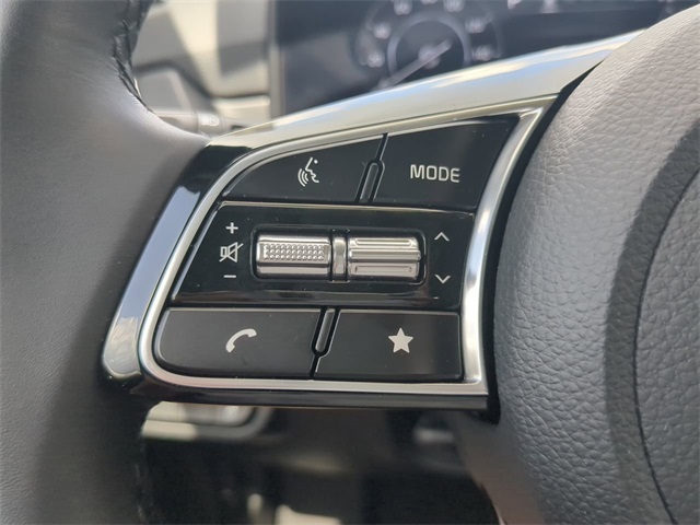 Vehicle image 25 of 37