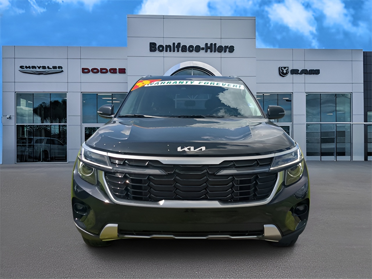 Vehicle image 31 of 37