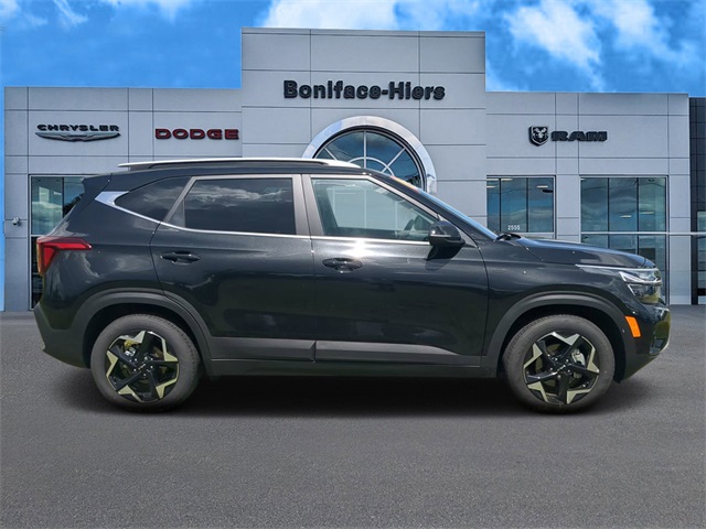 Vehicle image 4 of 37