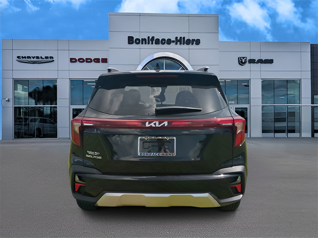 Vehicle image 35 of 37