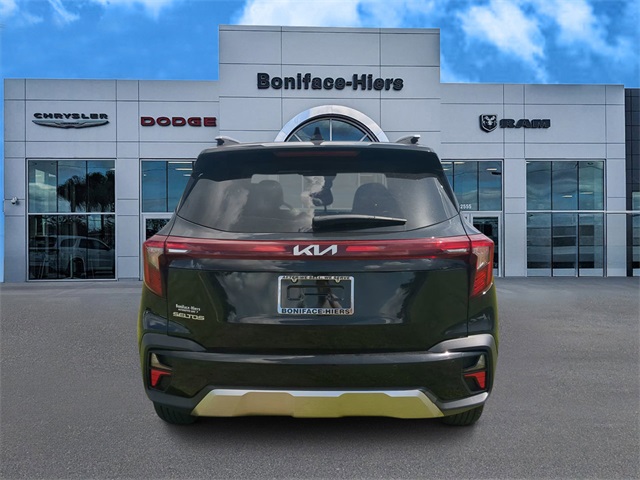 Vehicle image 6 of 37