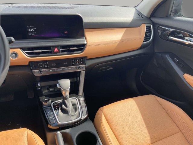 Vehicle image 14 of 36