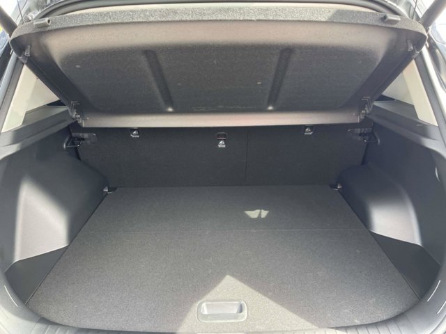 Vehicle image 21 of 36