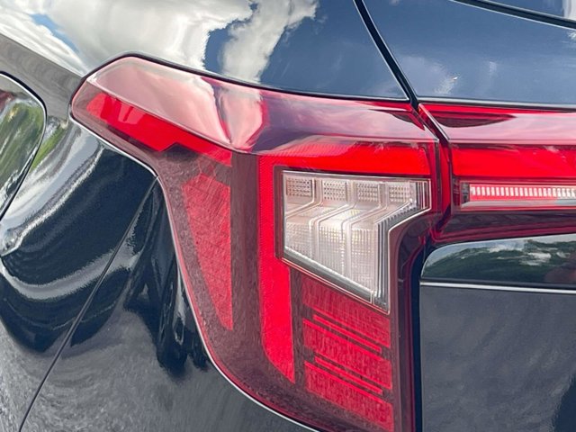 Vehicle image 10 of 36