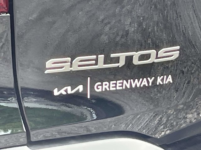 Vehicle image 11 of 36