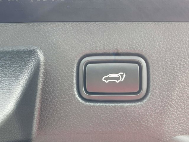Vehicle image 22 of 36