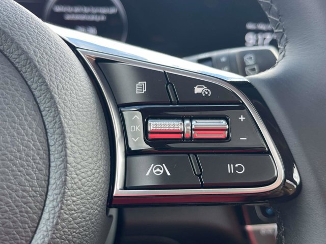 Vehicle image 29 of 36