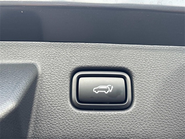 Vehicle image 13 of 30