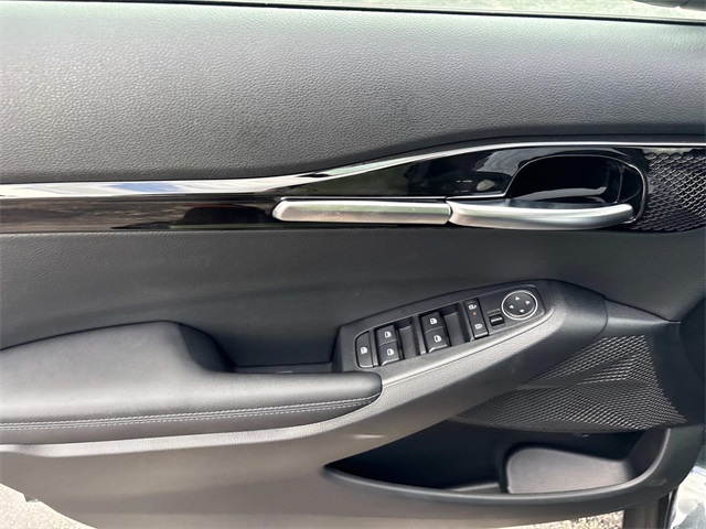 Vehicle image 20 of 30