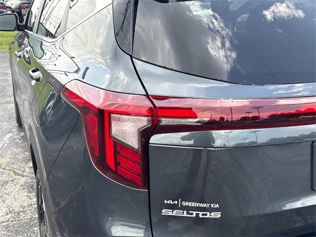 Vehicle image 11 of 30