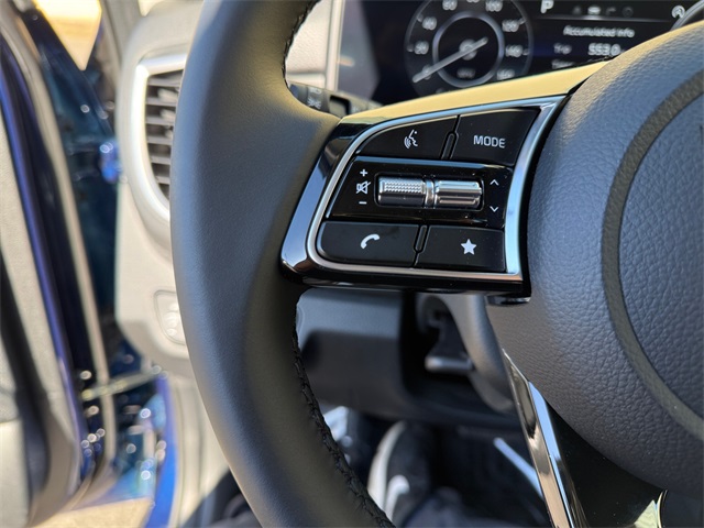 Vehicle image 21 of 27
