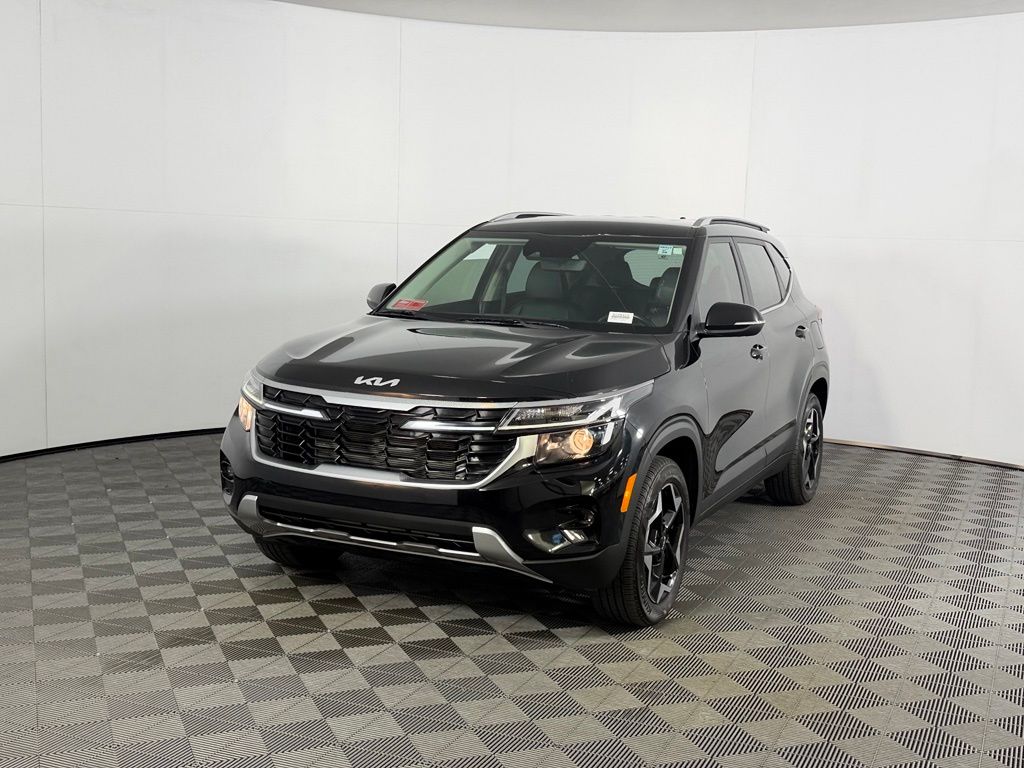 2025 Kia Seltos EX Image 1 of 37