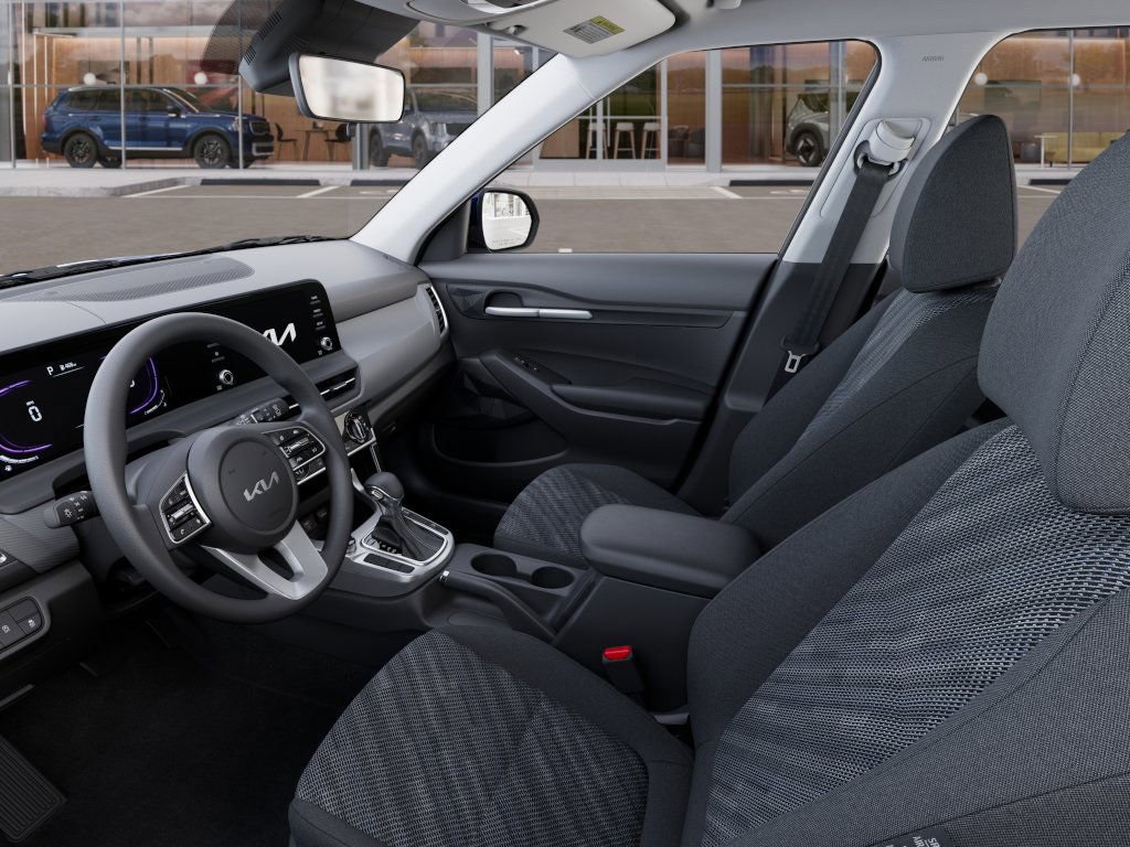 2025 Kia Seltos LX Image 17 of 27