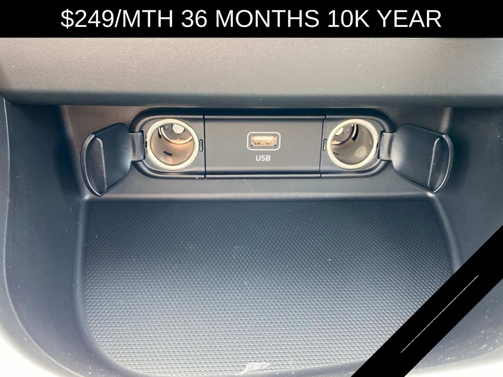 Vehicle image 13 of 14