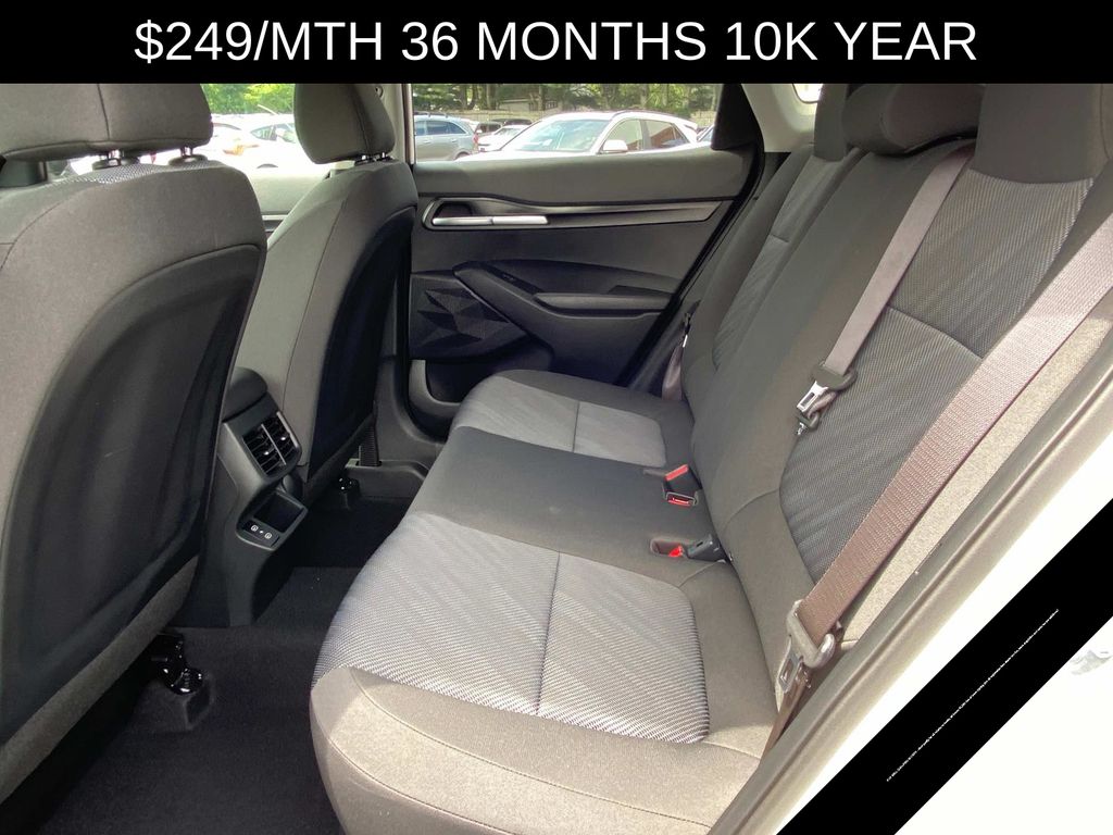 Vehicle image 5 of 14