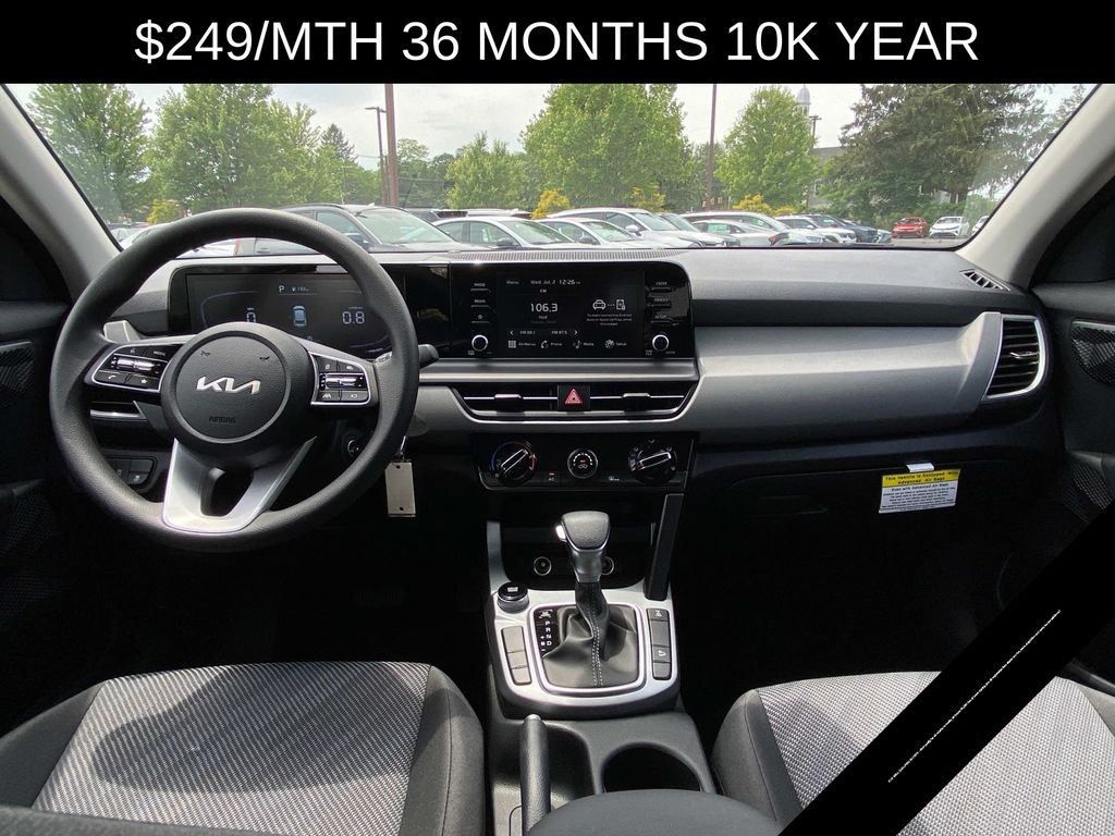 Vehicle image 6 of 14