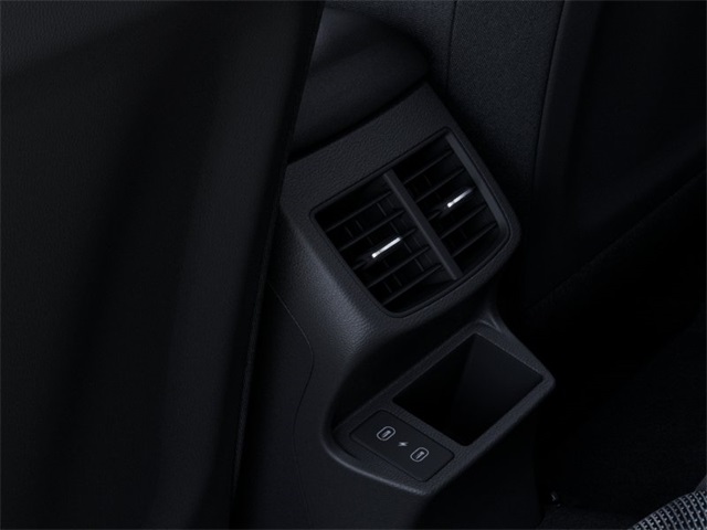 Vehicle image 26 of 27
