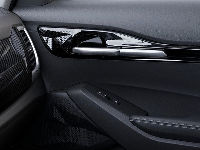 Vehicle image 25 of 36