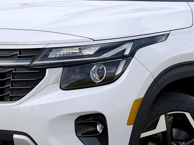 Vehicle image 11 of 36