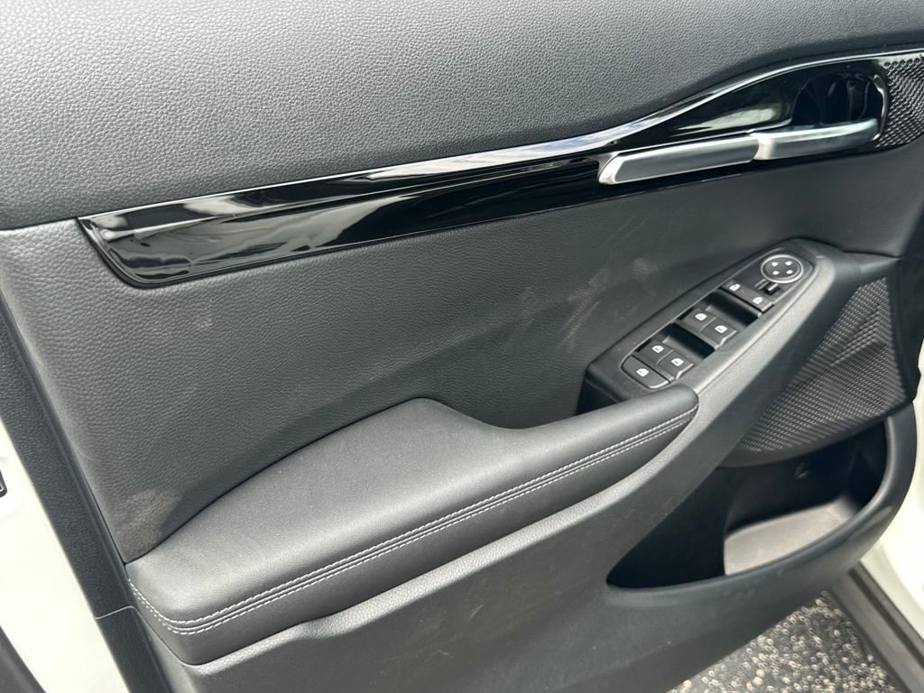 2025 Kia Seltos S Image 10 of 34