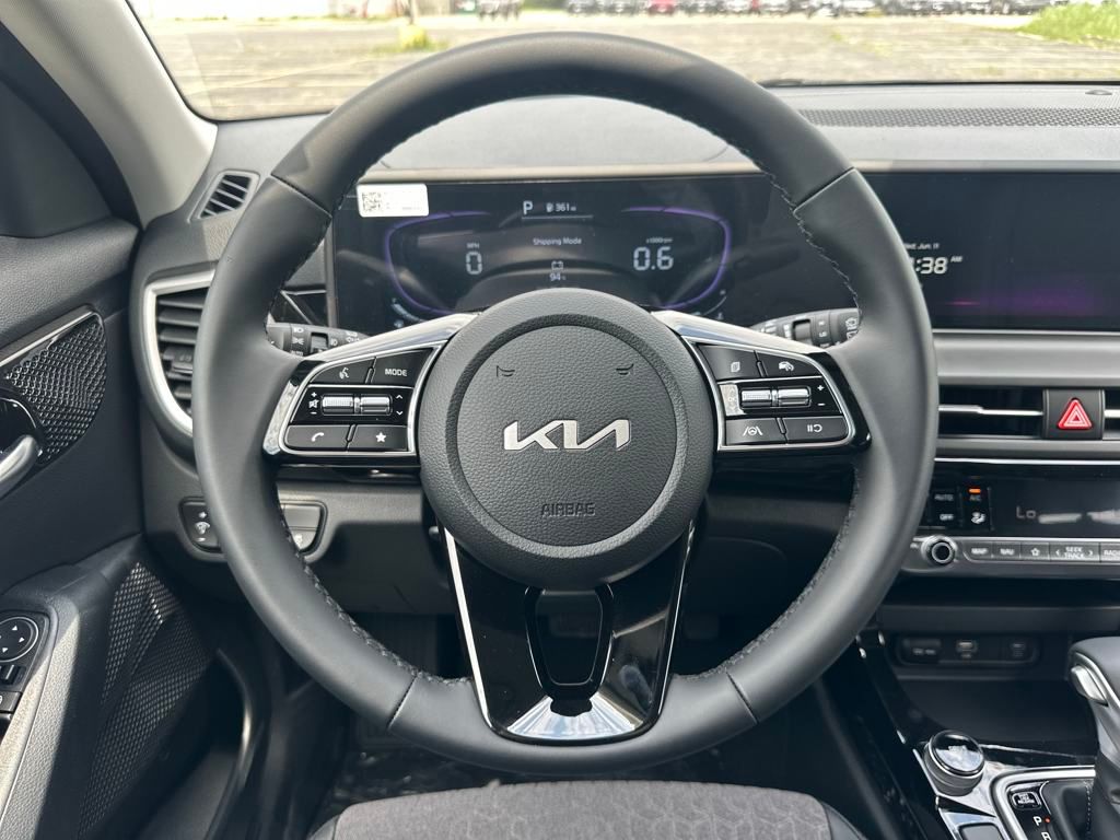 2025 Kia Seltos S Image 17 of 34