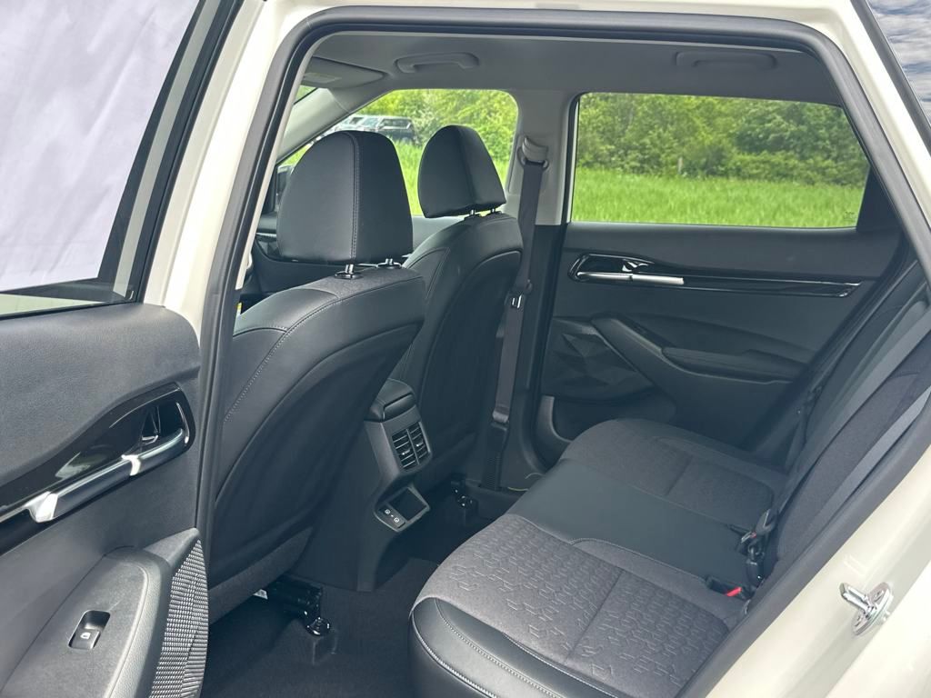 2025 Kia Seltos S Image 13 of 34