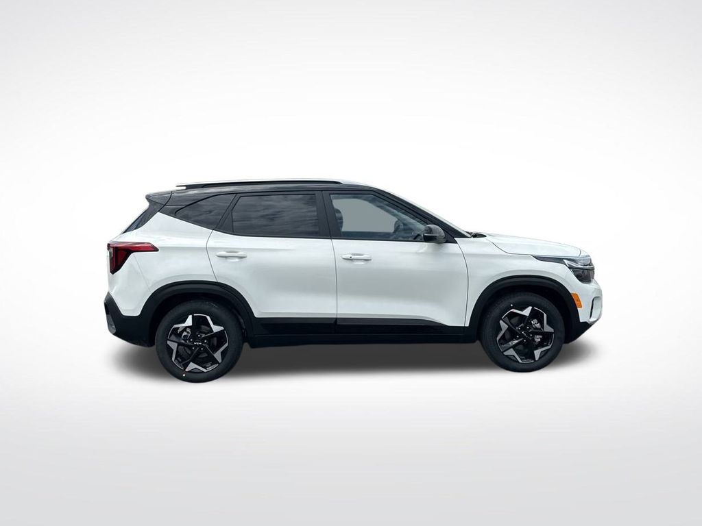 2025 Kia Seltos S Image 4 of 34