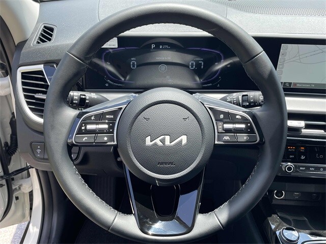 Vehicle image 19 of 20