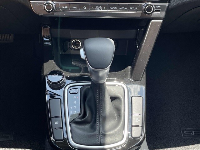 Vehicle image 17 of 20