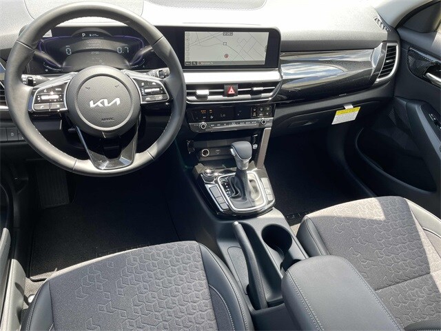 Vehicle image 12 of 20