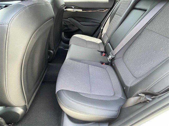Vehicle image 10 of 20