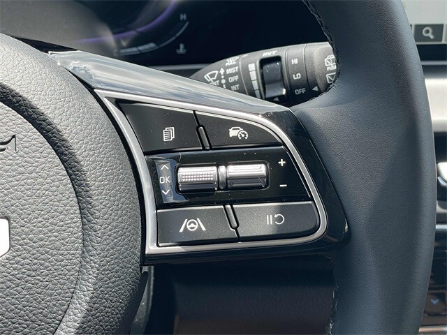 Vehicle image 18 of 20