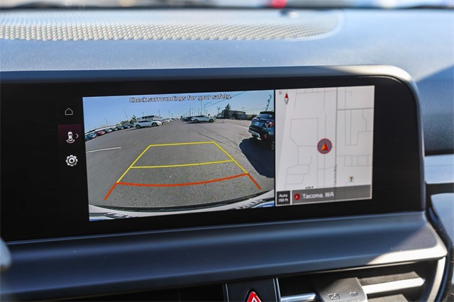 Vehicle image 23 of 25