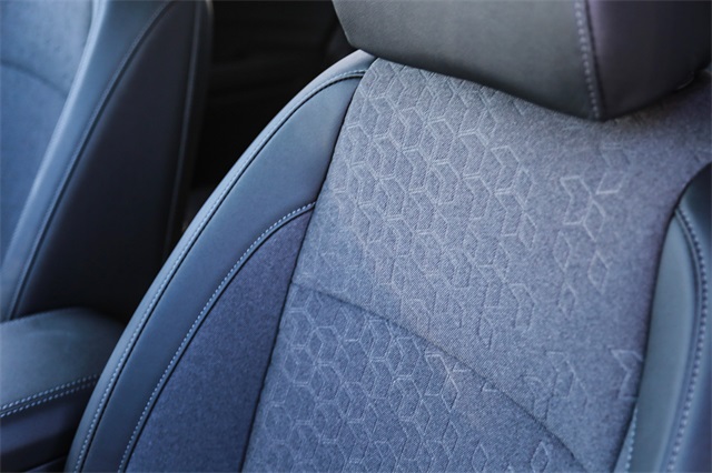 Vehicle image 19 of 25