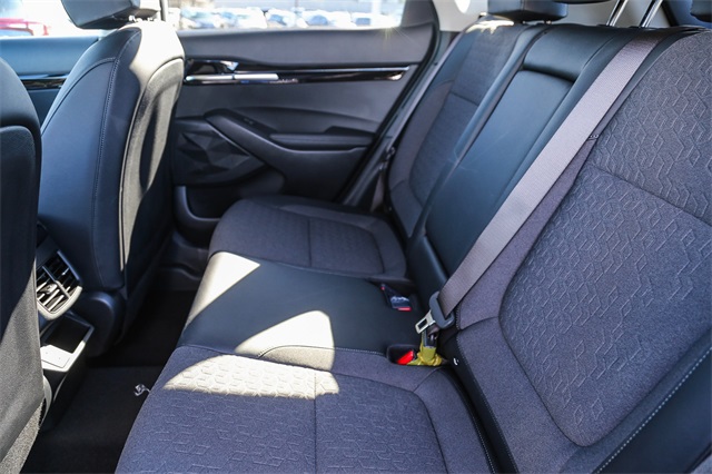 Vehicle image 17 of 25