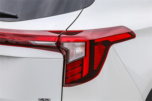 Vehicle image 10 of 25