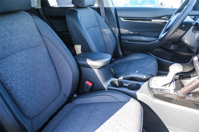 Vehicle image 15 of 25
