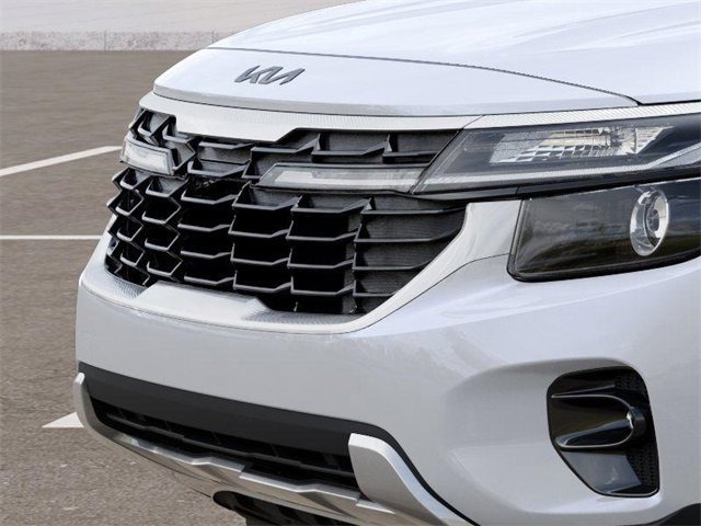 Vehicle image 13 of 27