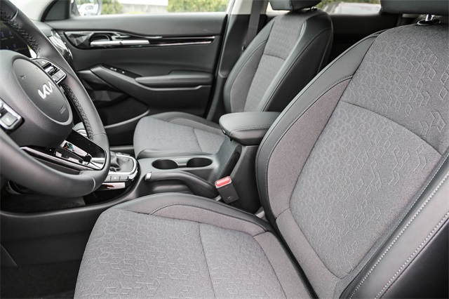 Vehicle image 16 of 25