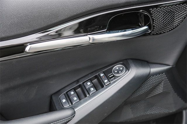 Vehicle image 20 of 25