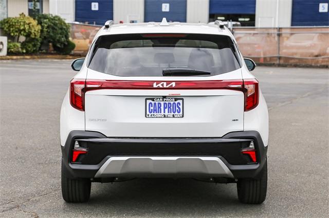 Vehicle image 4 of 25