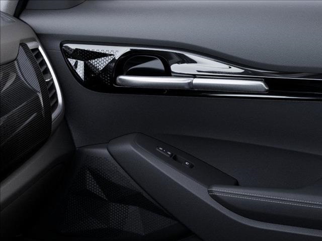 Vehicle image 18 of 27