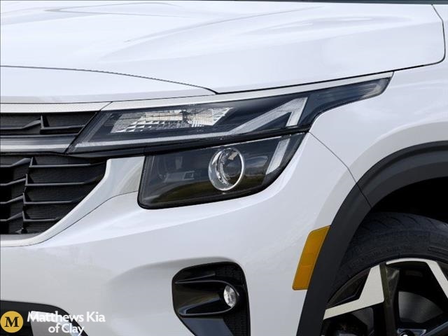 Vehicle image 21 of 27